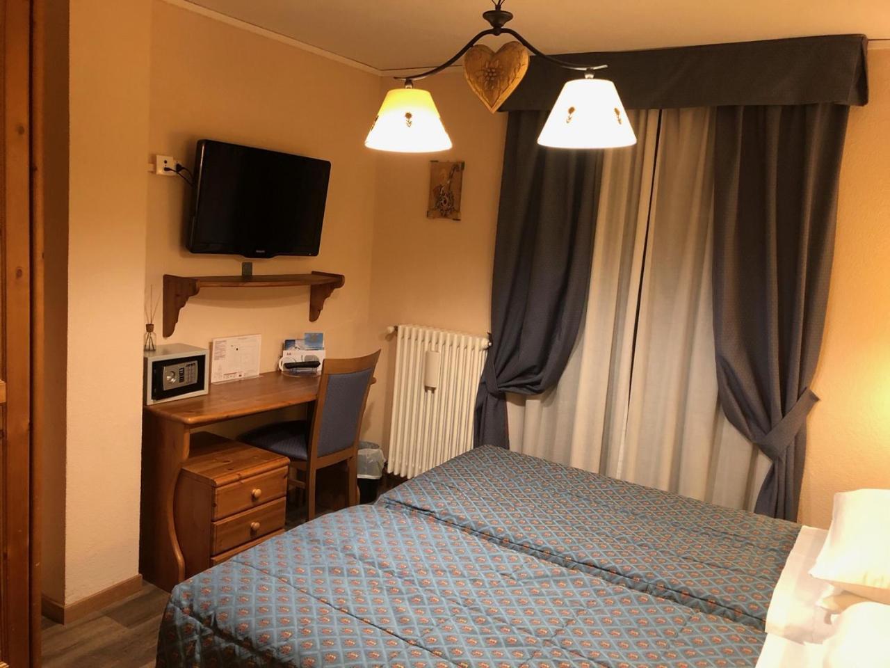 Edelweiss Hotel 3*